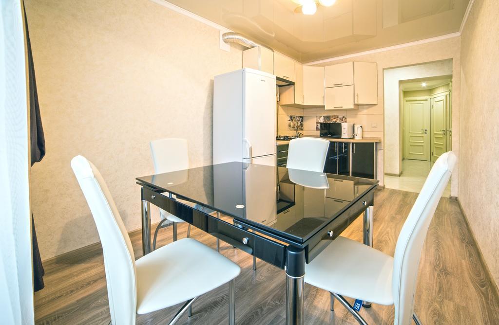 Apartments On Svobody Avenue- The Center Of リヴィウ エクステリア 写真